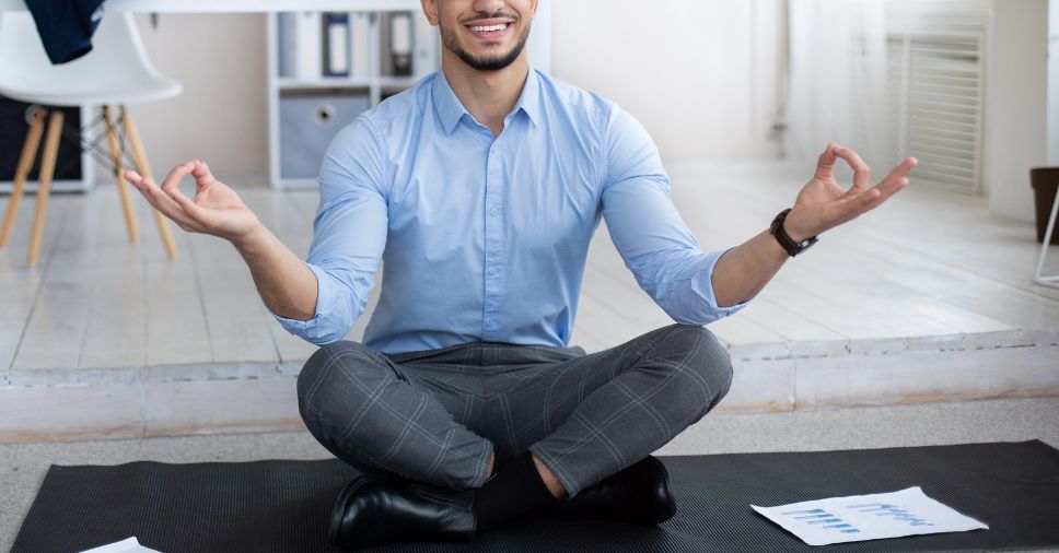 Ergonomique conta: por que fazer yoga para as articulações?